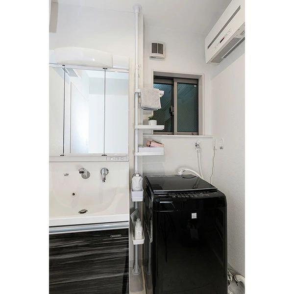 積水樹脂 つっぱり式スリムラック/ブラック/TSR-LBK/ホワイト/TSR-LW/スリム/突っ張り棒/縦/突っ張り/突っ張り収納/強力/リビング収納/洗面台収納/洗面収納/伸縮式/高さ調節/省スペース